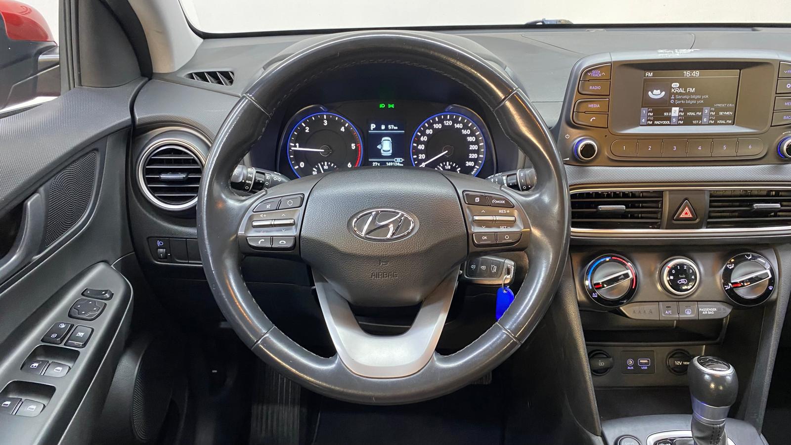 HYUNDAI KONA 4